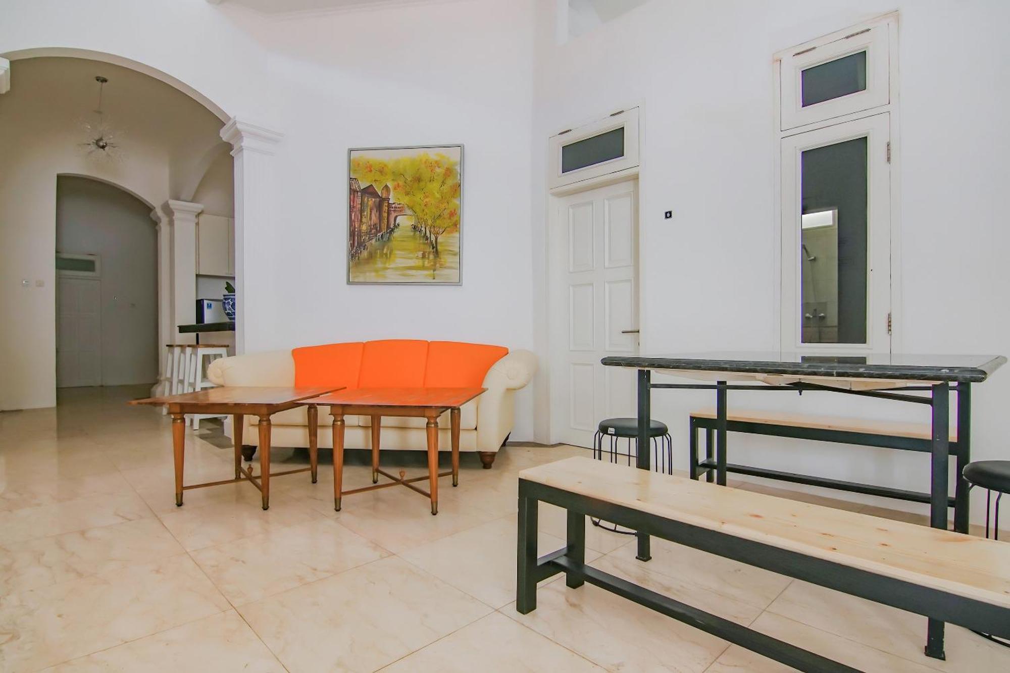 Super Oyo Capital O 90342 Kemang Garden Hotell Jakarta Exteriör bild