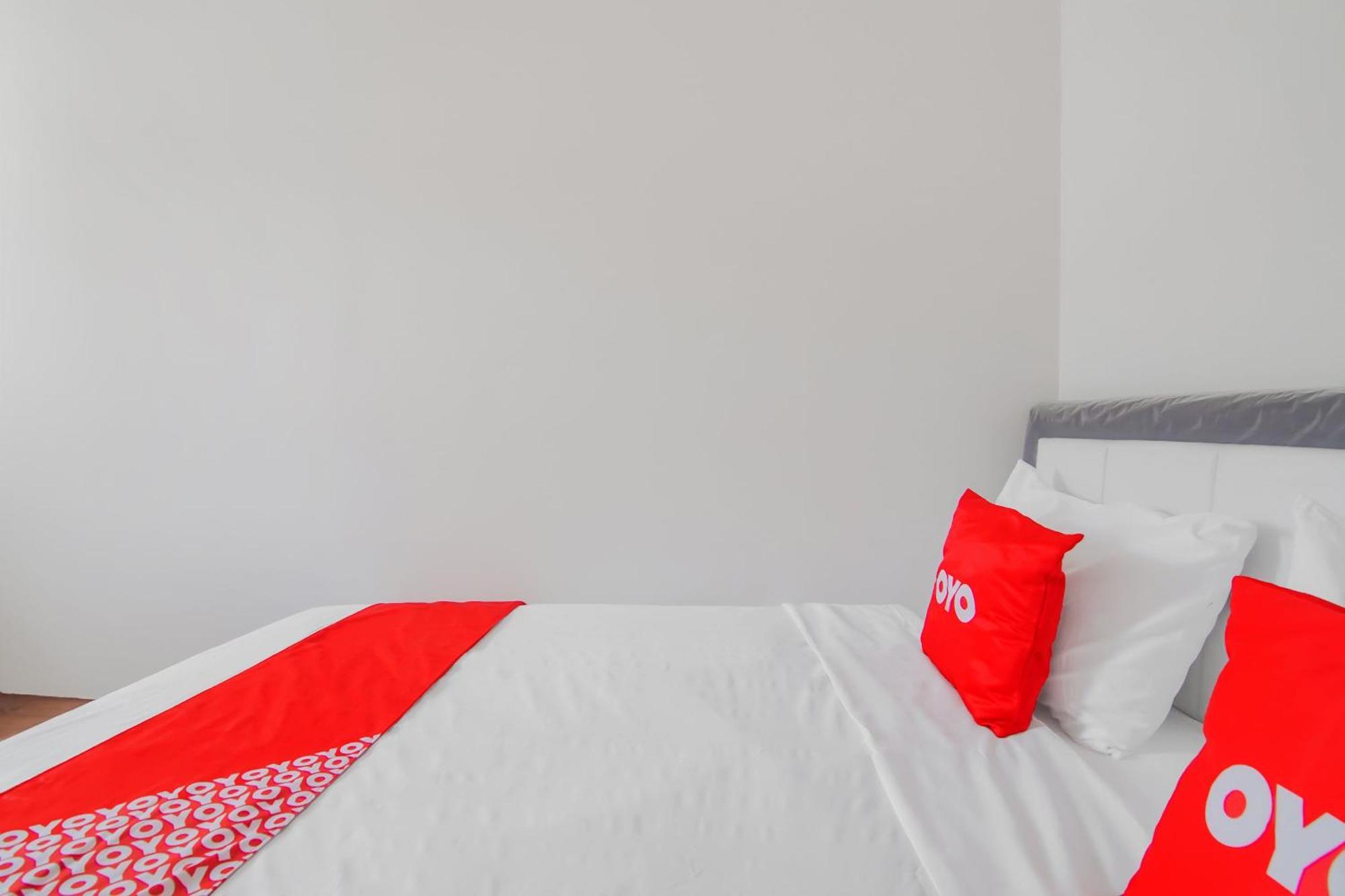 Super Oyo Capital O 90342 Kemang Garden Hotell Jakarta Exteriör bild