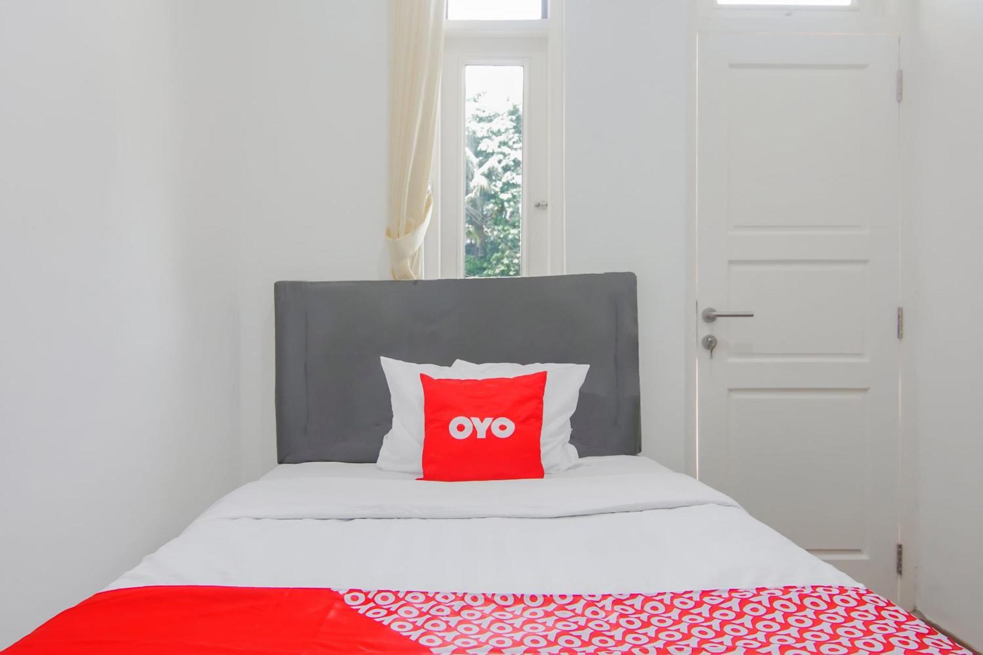 Super Oyo Capital O 90342 Kemang Garden Hotell Jakarta Exteriör bild