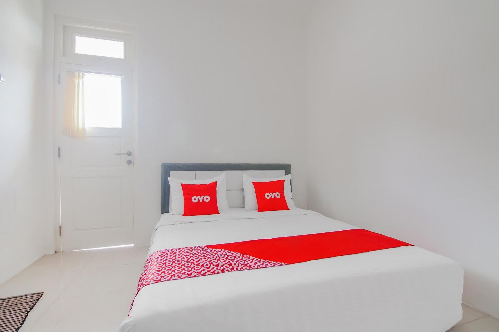 Super Oyo Capital O 90342 Kemang Garden Hotell Jakarta Exteriör bild