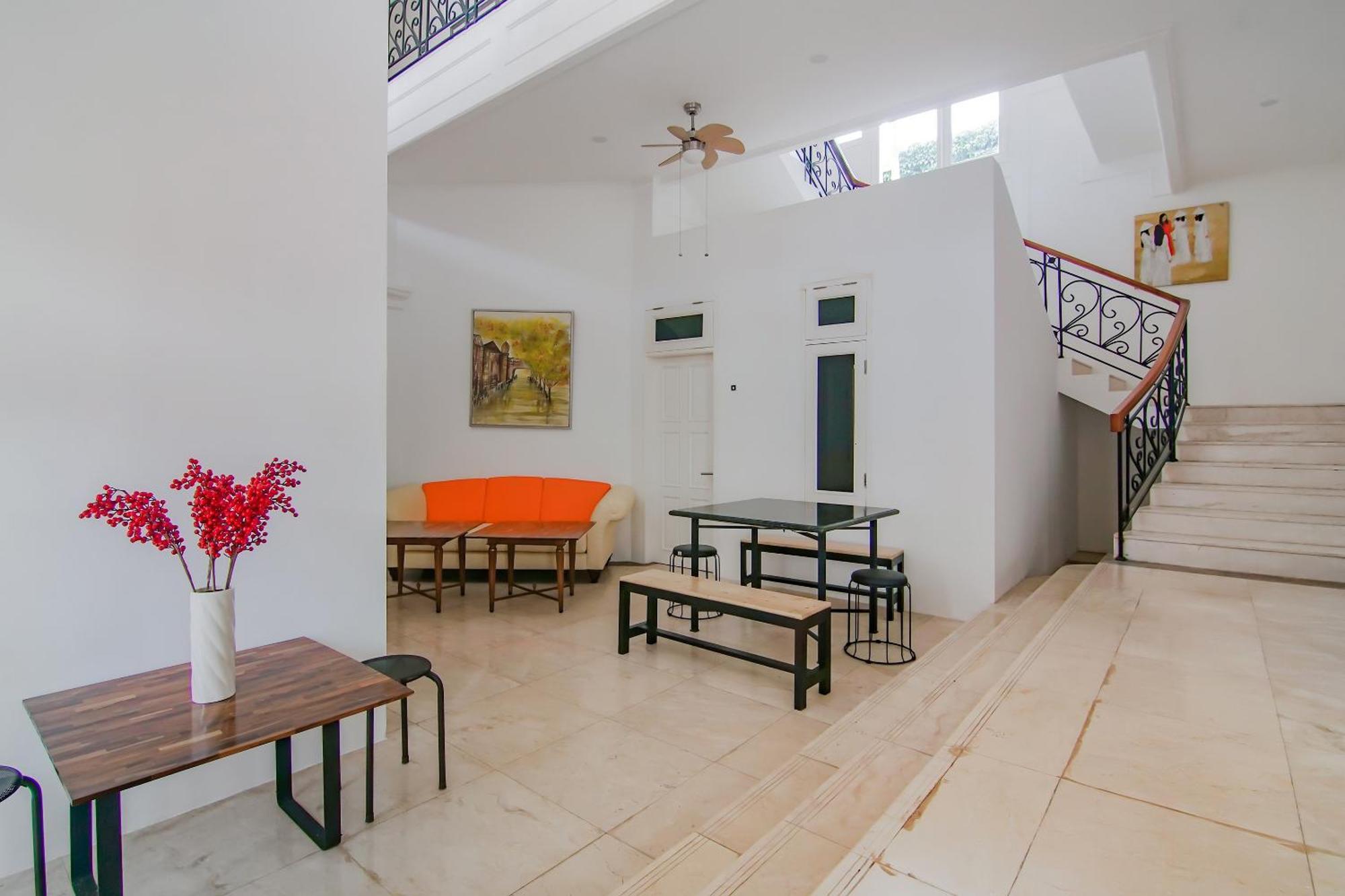 Super Oyo Capital O 90342 Kemang Garden Hotell Jakarta Exteriör bild