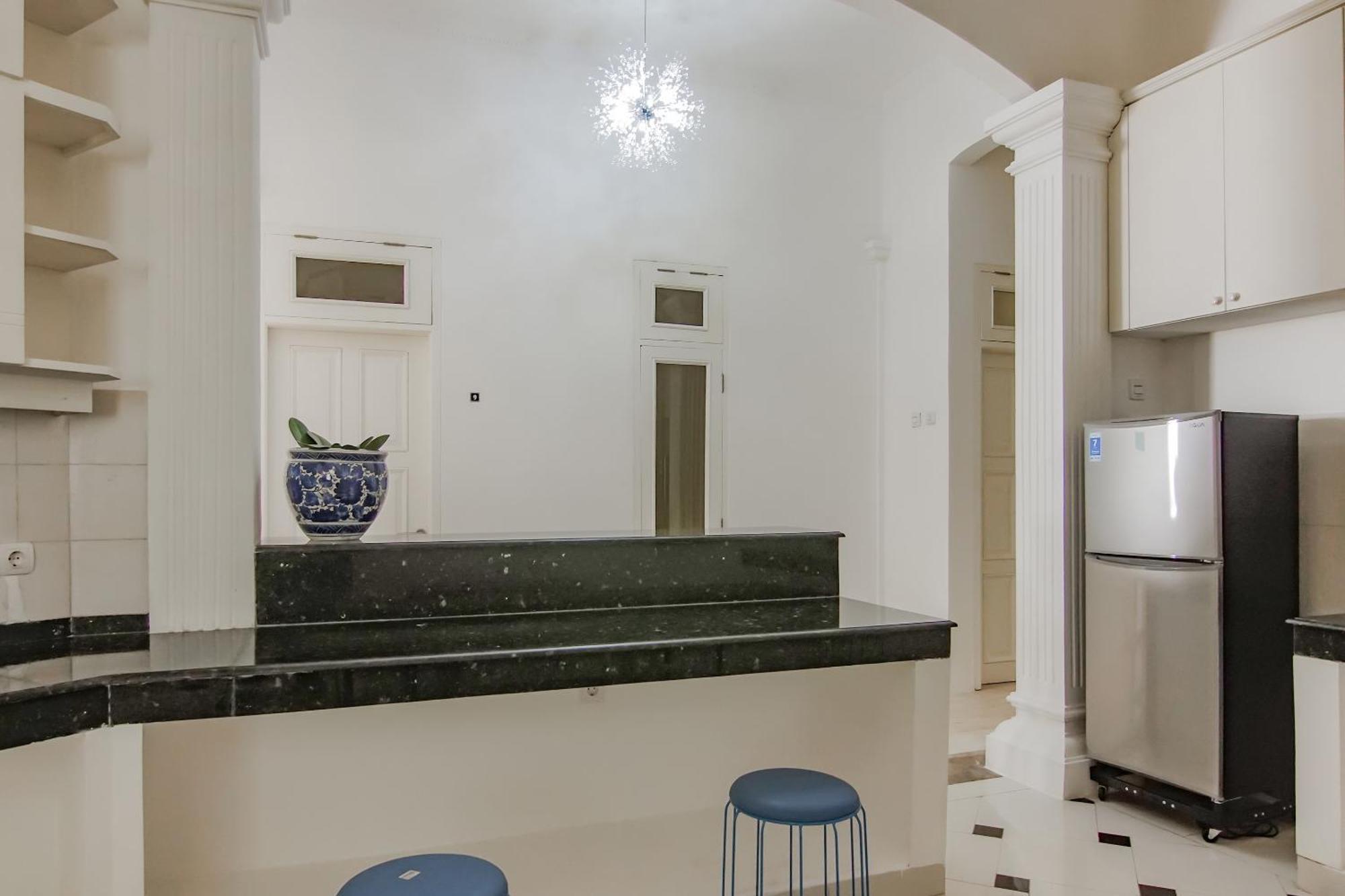 Super Oyo Capital O 90342 Kemang Garden Hotell Jakarta Exteriör bild