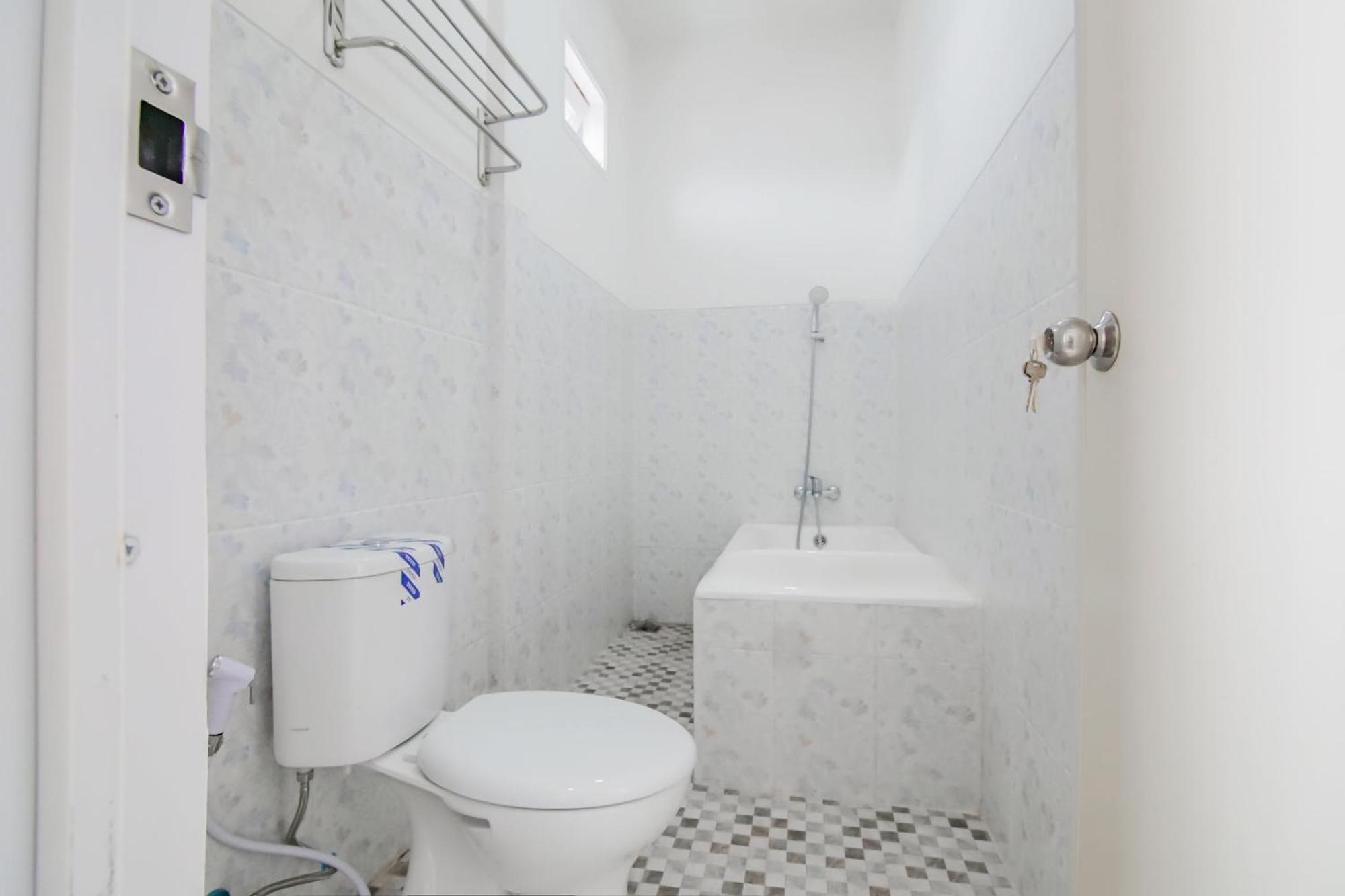Super Oyo Capital O 90342 Kemang Garden Hotell Jakarta Exteriör bild