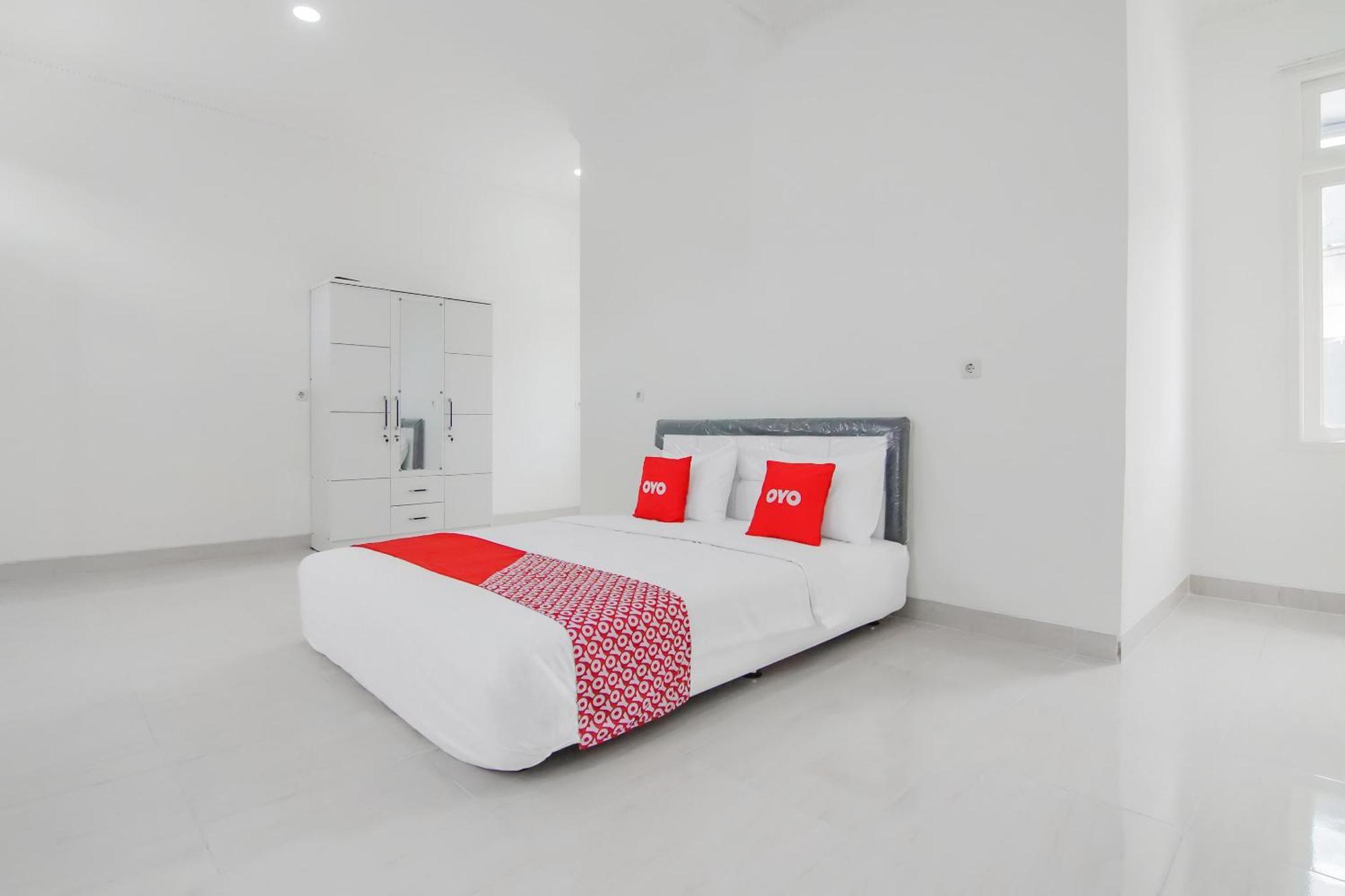 Super Oyo Capital O 90342 Kemang Garden Hotell Jakarta Exteriör bild